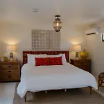 Dos Hermanas Casita 1 Downtown Courtyard