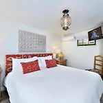 Dos Hermanas Casita 1 Downtown Courtyard